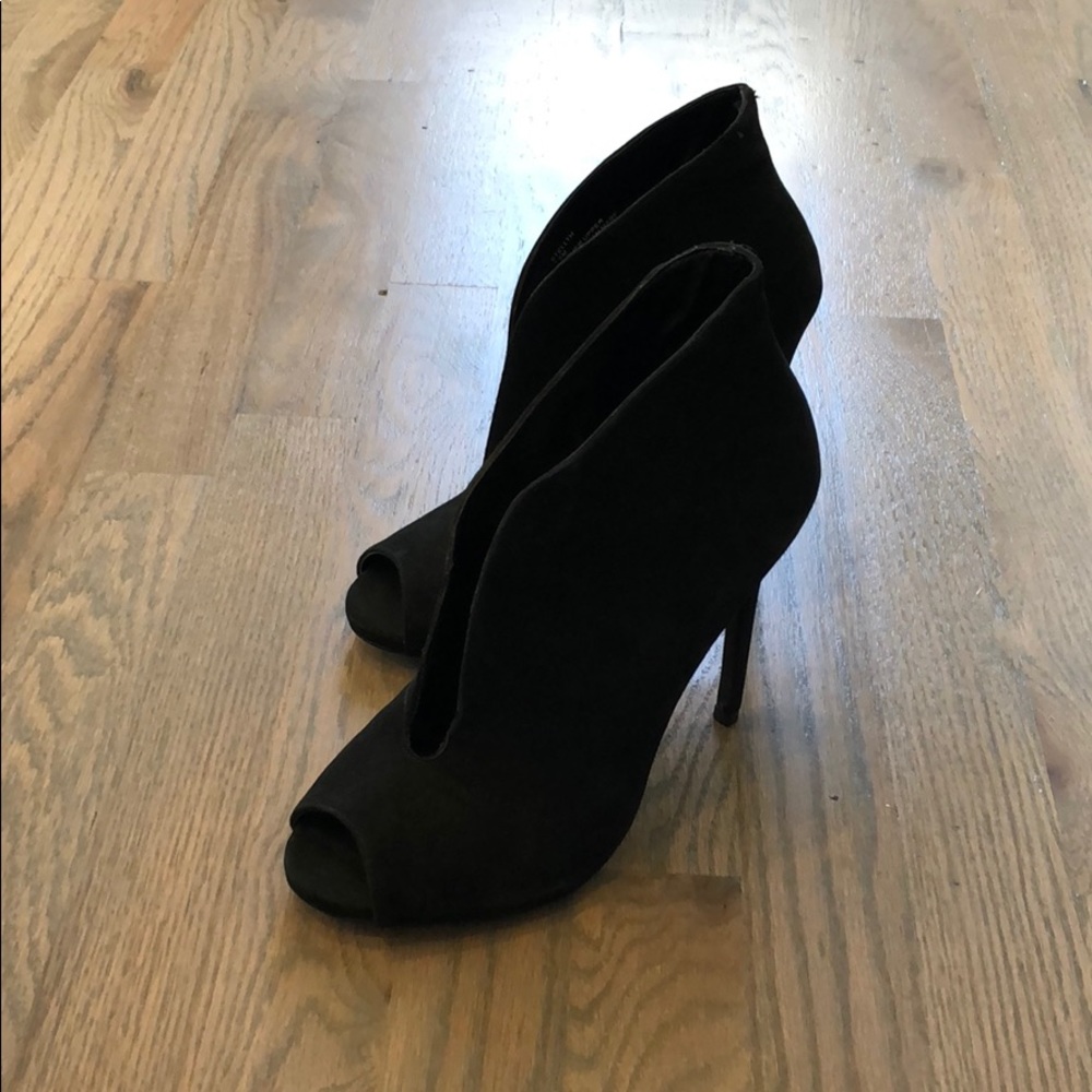 Steve Madden Black stiletto booties